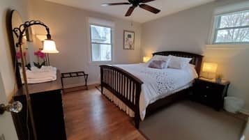 2 bedrooms, iron/ironing board, free WiFi, bed sheets