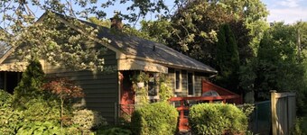 Parkview Cottage, Cozy Getaway
