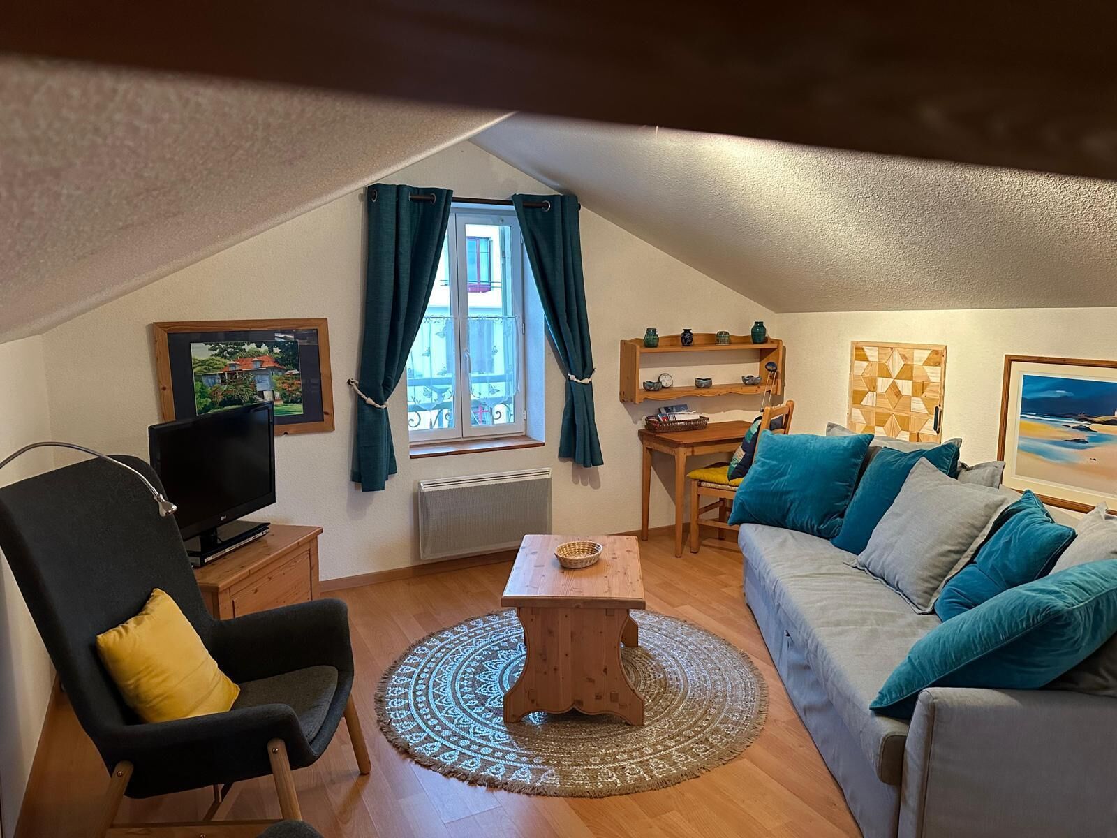 Fernseher, DVD-Player, Stereoanlage