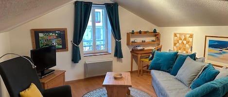 Televisor, reproductor de DVD i estèreo