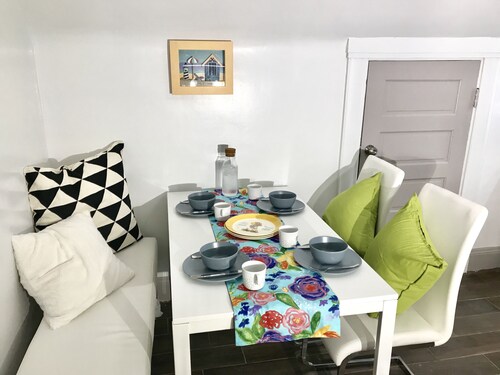 Upscale 1BR Loft near UC, DAAP, CCM, Hospital and Zoo w/Parking, 3FL