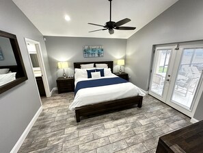 4 soverom, lydisolert, strykejern/-brett og reiseseng for barn