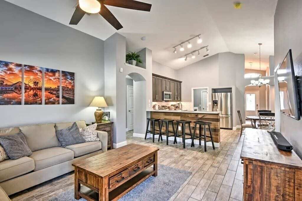 Smart TV, DVD player, table tennis, stereo