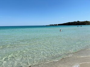 Beach nearby, sun loungers - Incantevole villa con piscina e spa a 150 metri dal mare (Fontane Bianche)