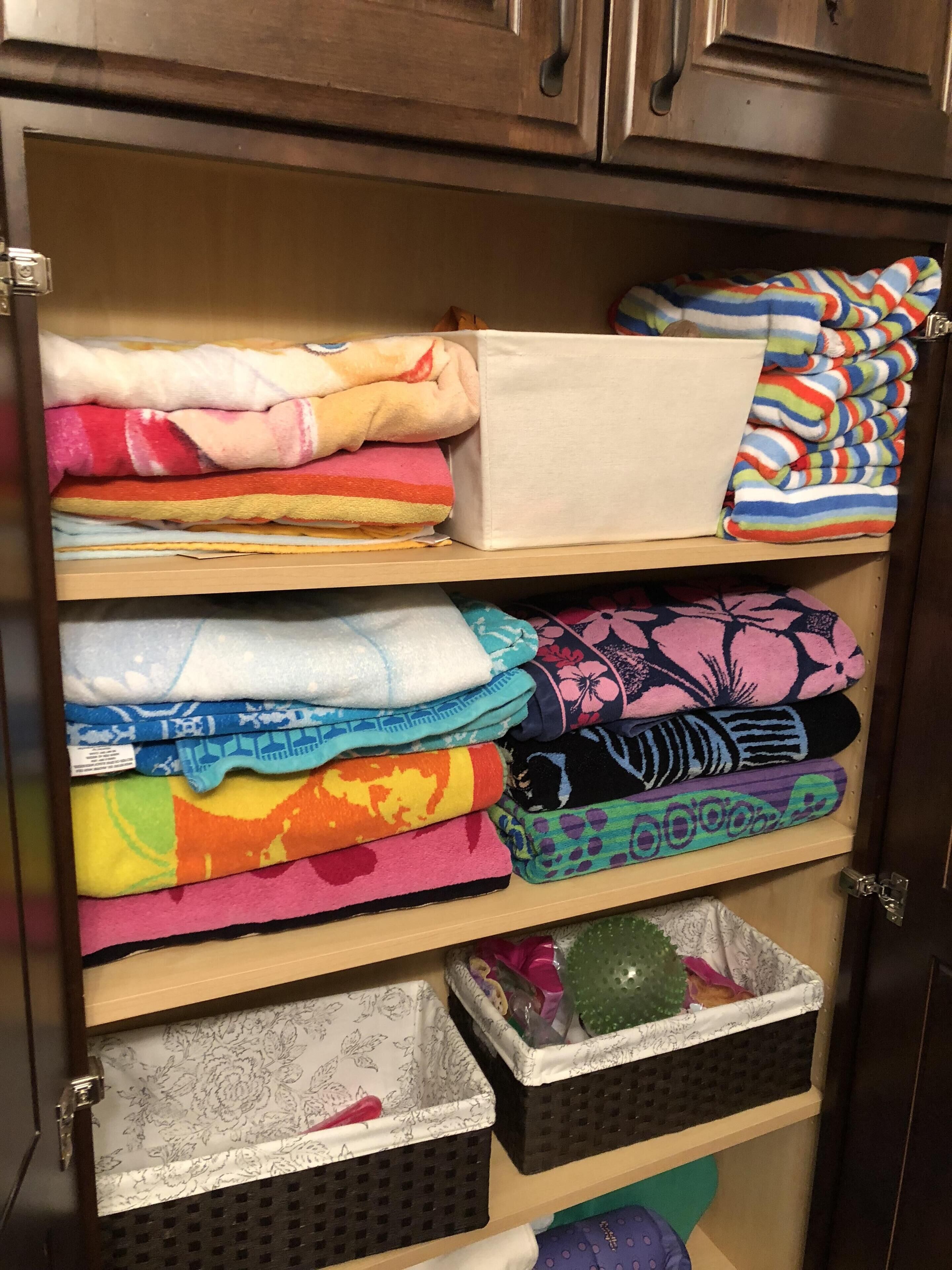 Spacious Mountain Getaway backs to National Forest - Sleeps 10!