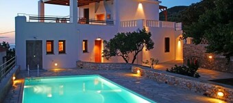 Lux!view!6prs.10min city, port, taxi frm Skiath, NO car, freetour with our boat 