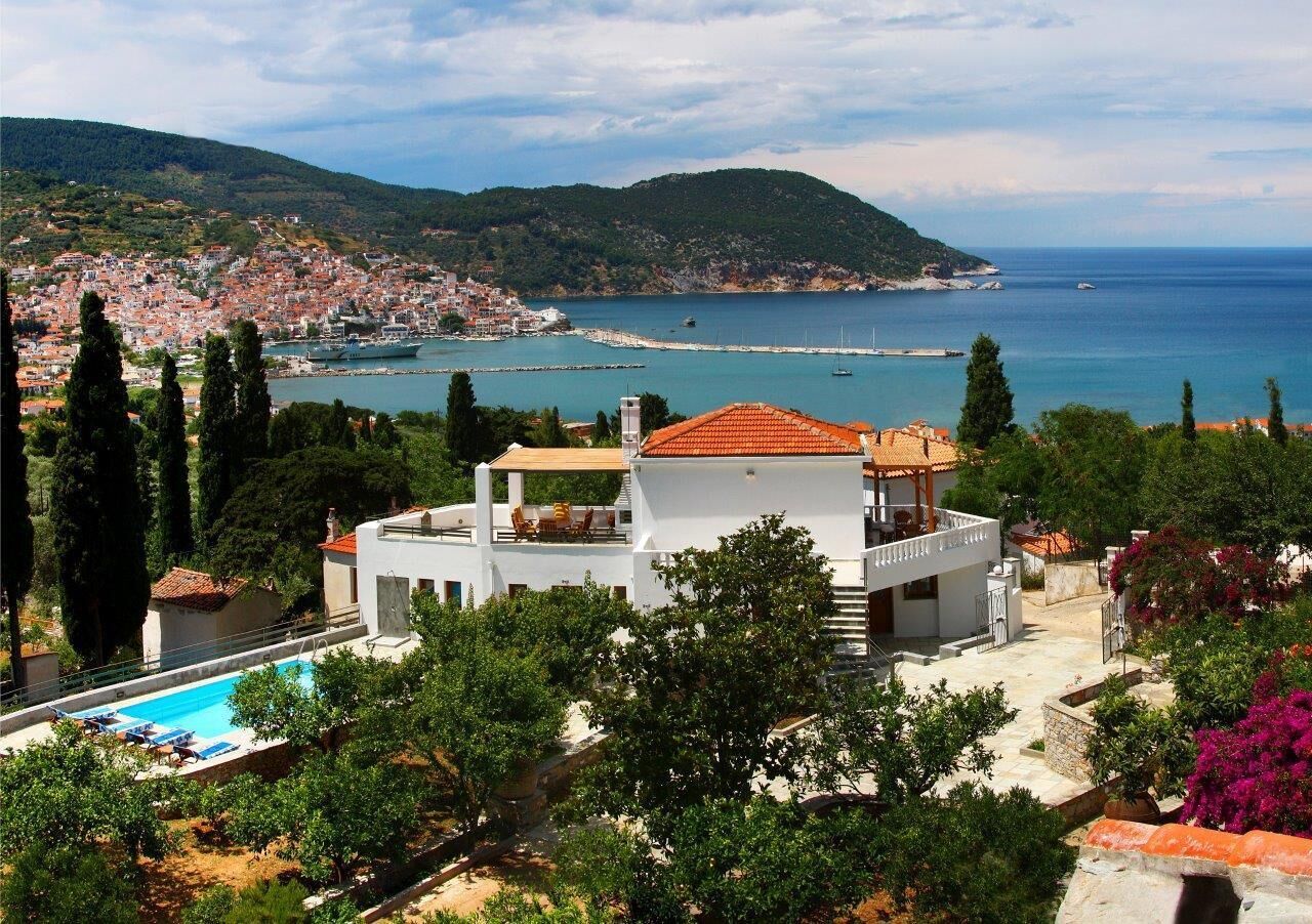 VILLA ORANGE,lux,quiet,view!inSkopelosport,10minwalk fromcity, beach,NOcarNeeded