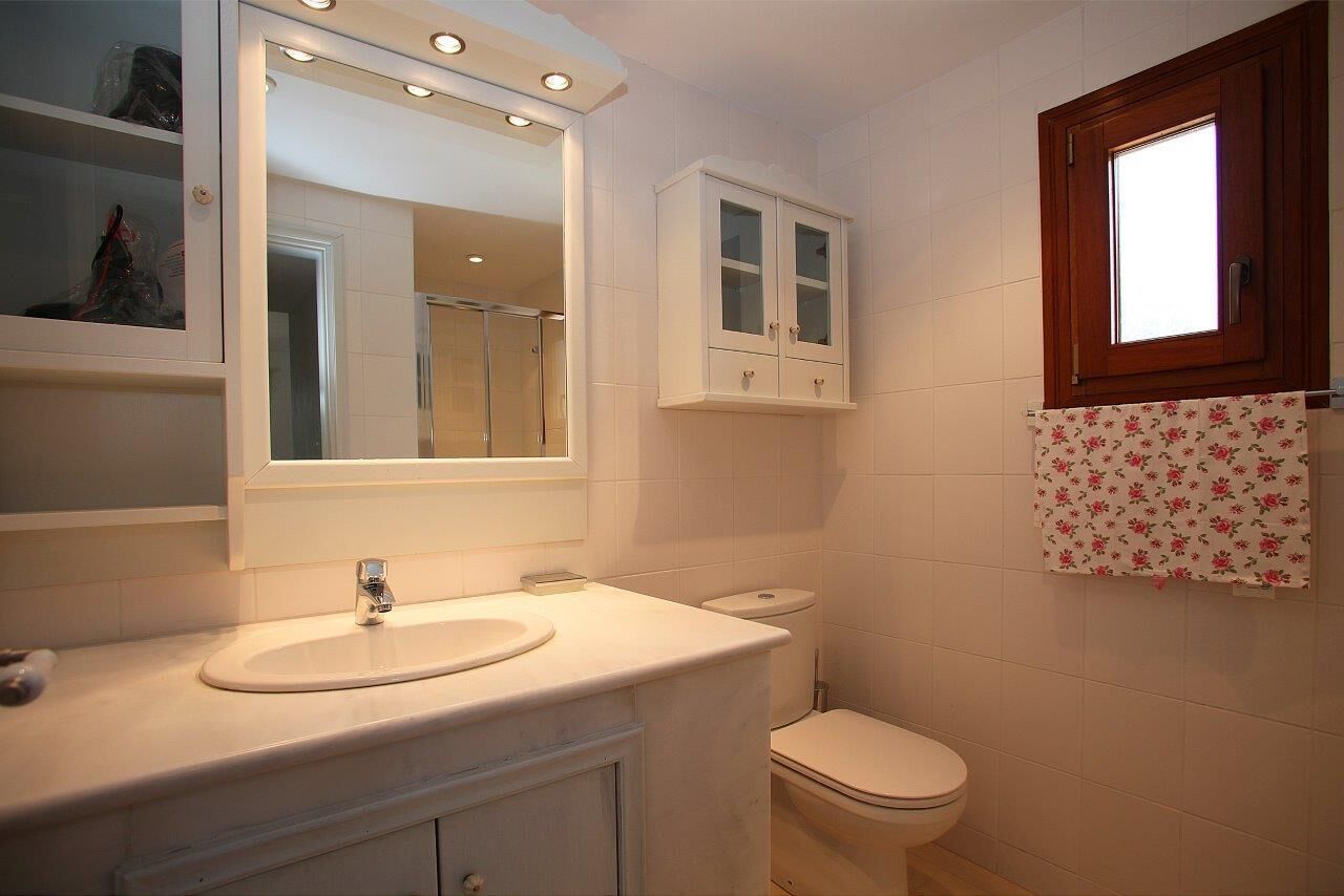 VILLA ORANGE,lux,quiet,view!inSkopelosport,10minwalk fromcity, beach,NOcarNeeded