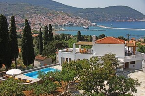 Outdoor pool - Lux!view!6prs.10min city, port, taxi frm Skiath, NO car, freetour with our boat  (SKOPELOS)