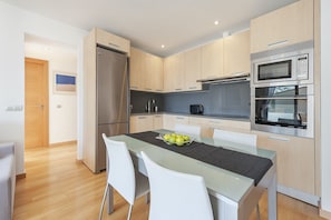 Fridge, microwave, oven, dishwasher
