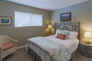 4 bedrooms, desk, iron/ironing board, travel cot