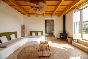 슈피리어 스위트, 테라스 (Private Garden) | 고급 침구, 오리/거위털 이불, 미니바, 객실 내 금고