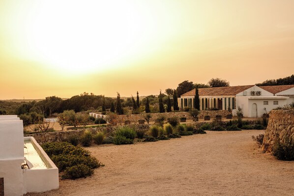 숙박 시설 구내