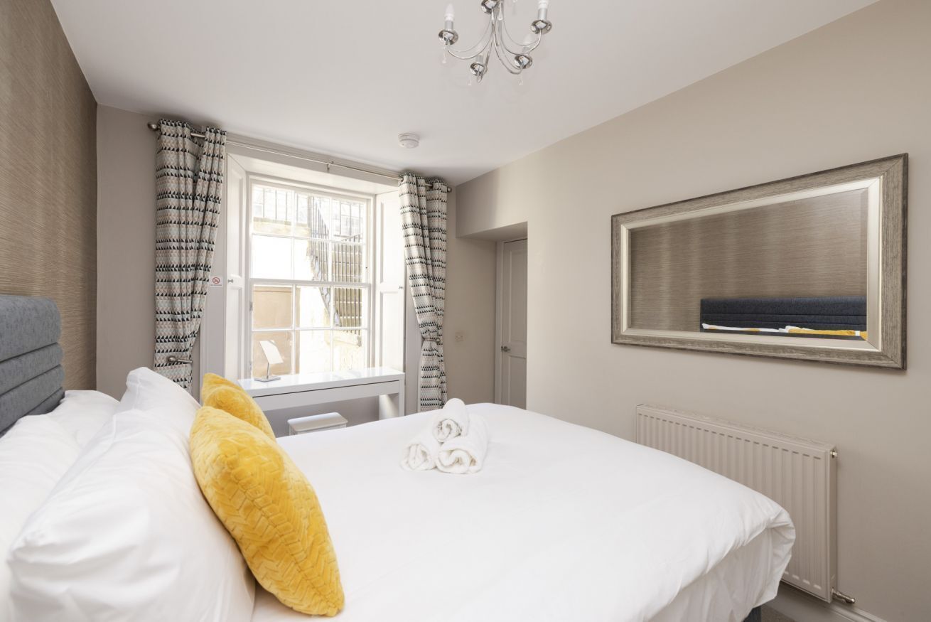 1 bedroom, desk, iron/ironing board, WiFi