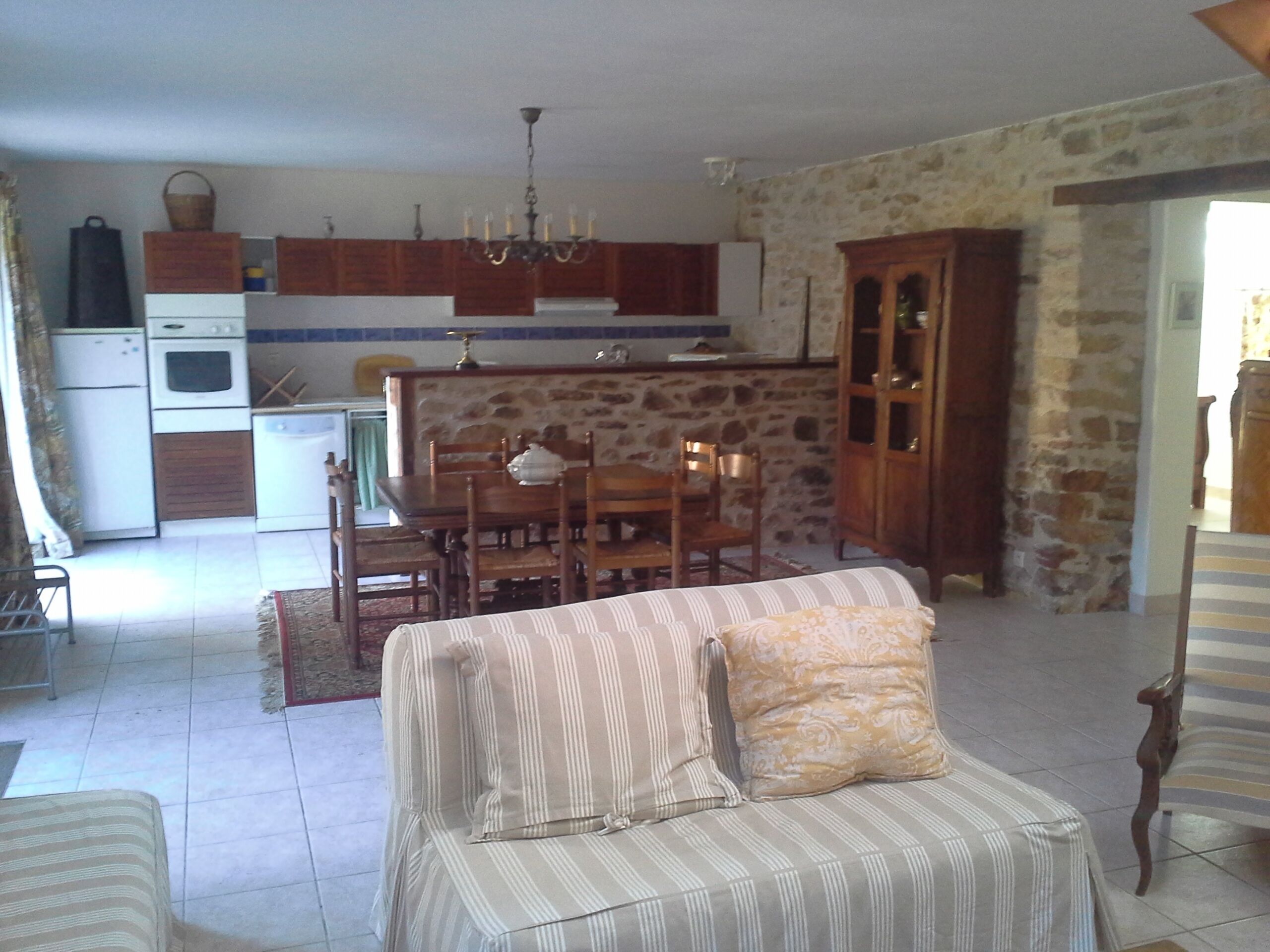beautiful stone house with barn on plot of 4000 m2