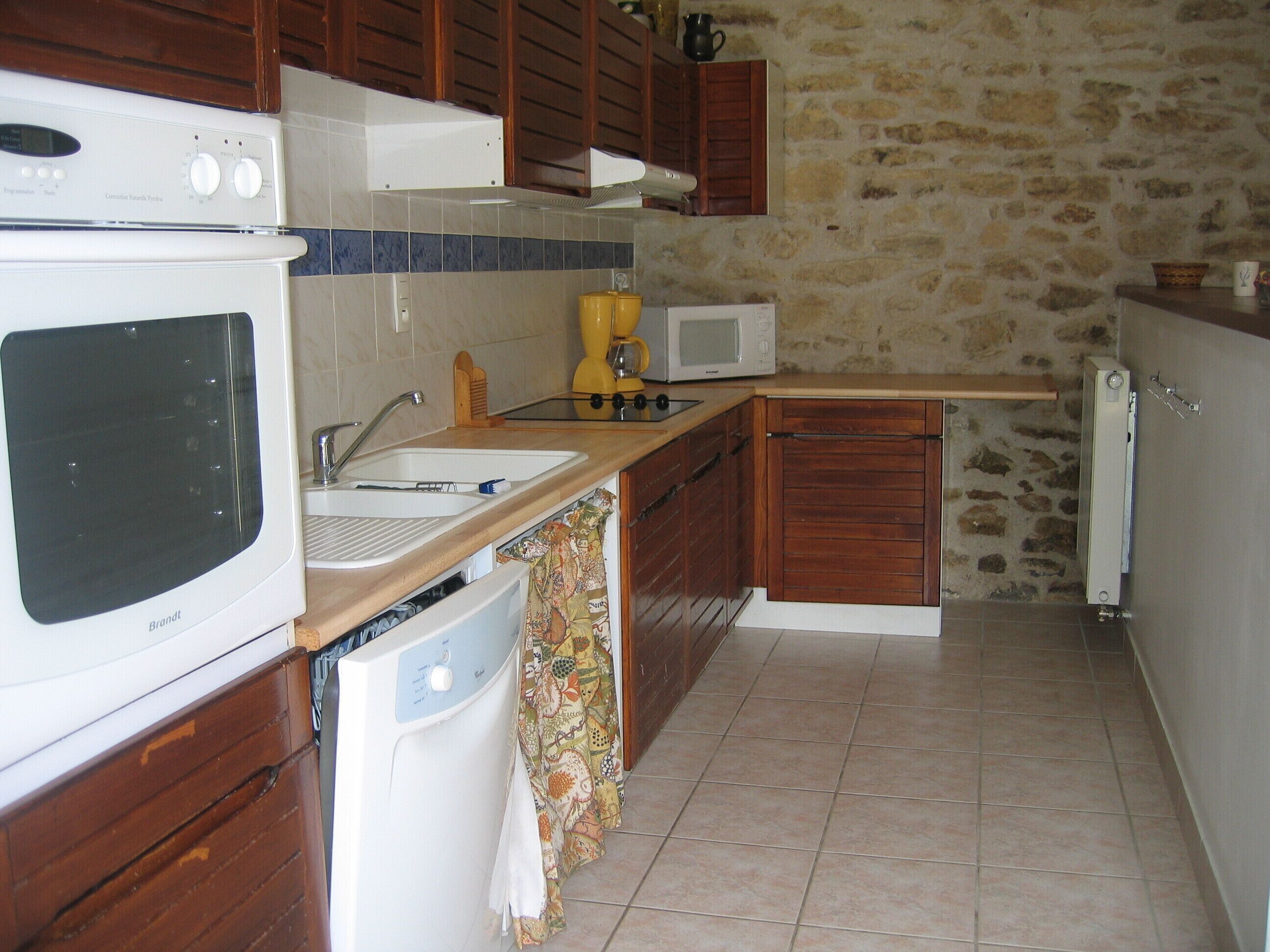 beautiful stone house with barn on plot of 4000 m2