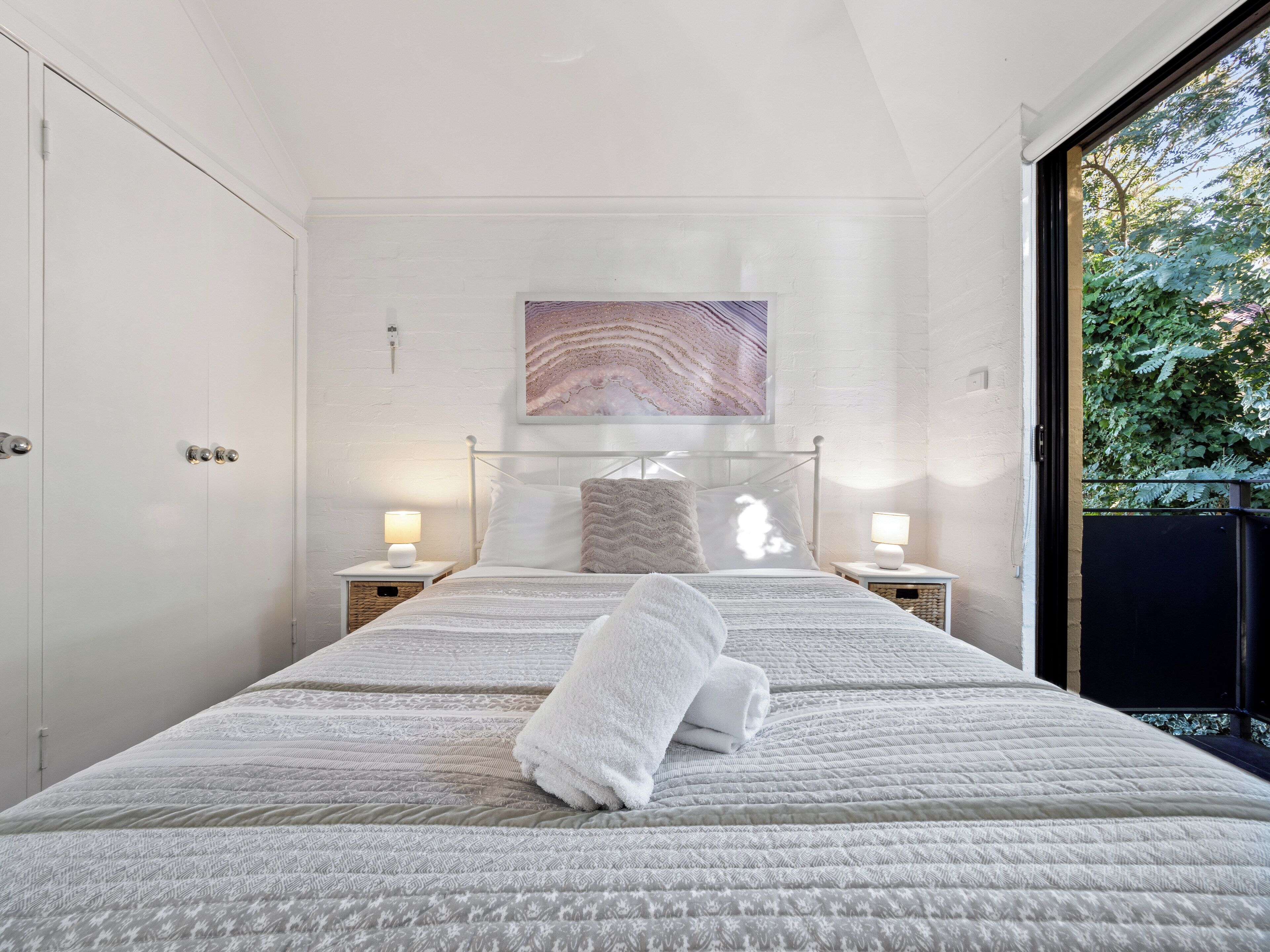 3 bedrooms, iron/ironing board, internet