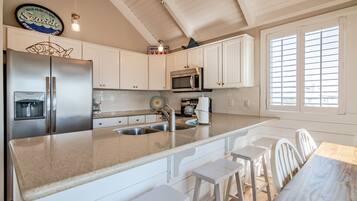 Oven, stovetop, dishwasher, coffee/tea maker