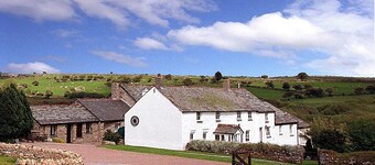 2 Bedroom cottage on Bodmin Moor with views of lakes and moorland