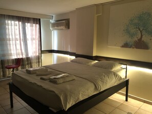 Desk, iron/ironing board, free cots/infant beds, free WiFi - Khalkedon Suite (Istanbul)