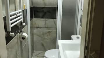 Dusche, Regendusche, kostenlose Toilettenartikel, Haartrockner