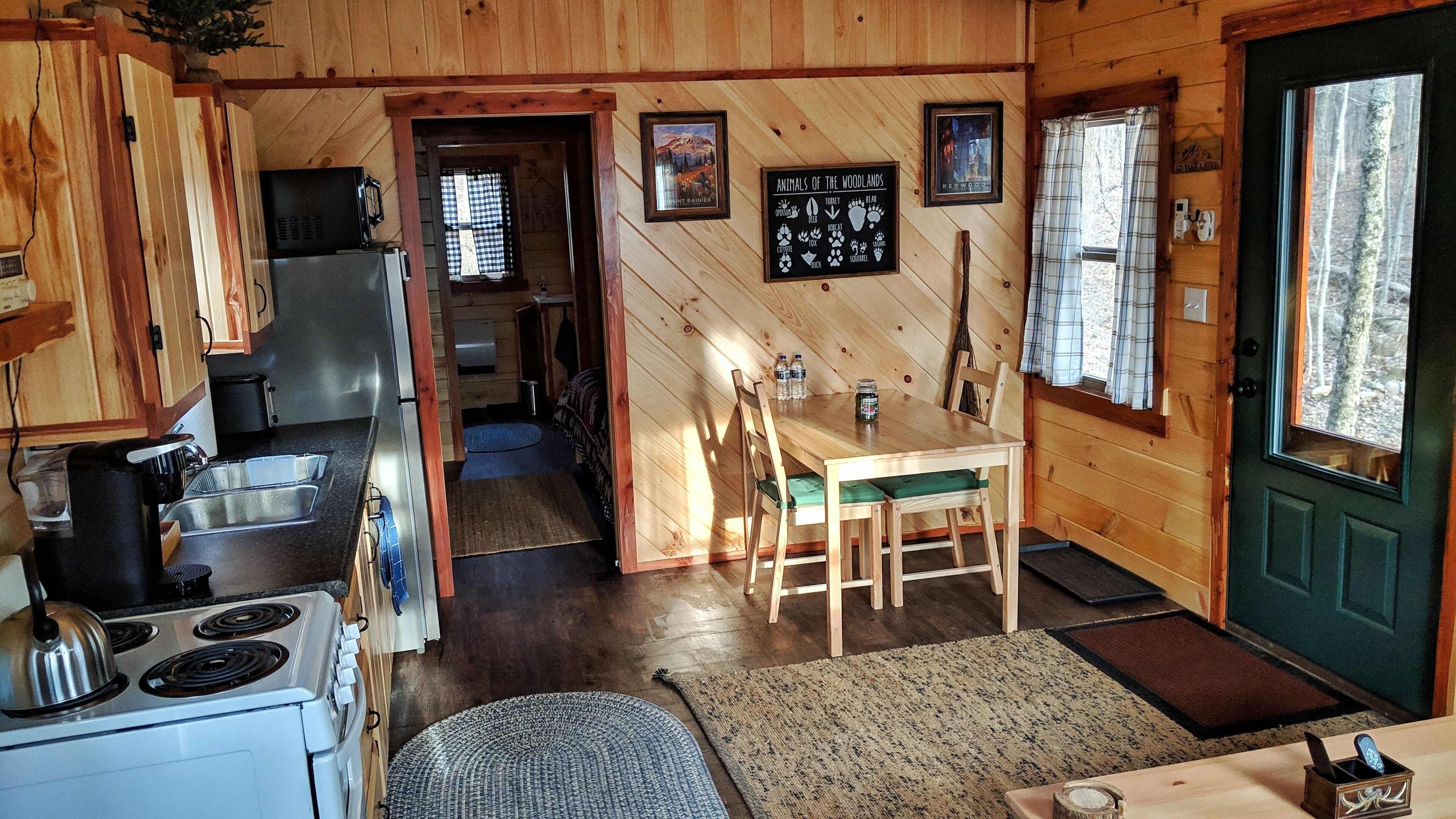 Brand new Cabin at Maple View - (We are Open!) 