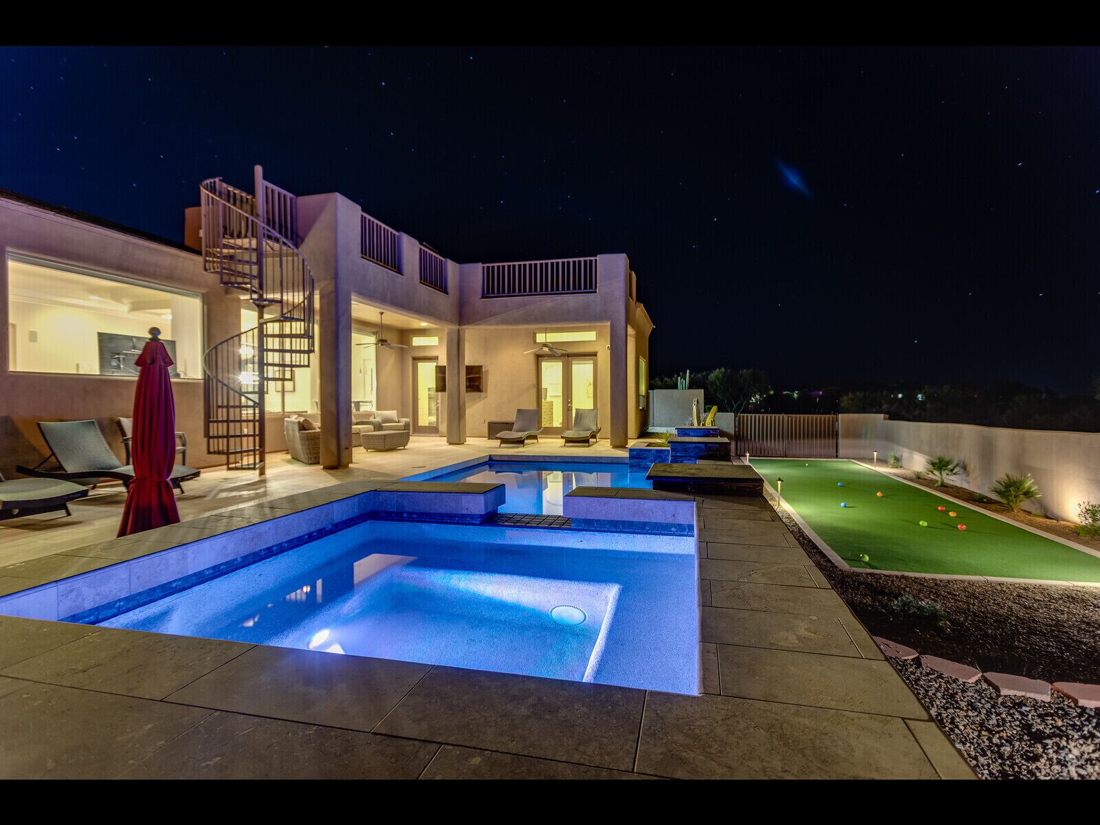 Amazing Getaway With Awesome Views!