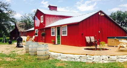 Romantisches Wochenende - Bauernhaus 3 mi. Aus der Stadt auf der Weinstraße HOT TUB
