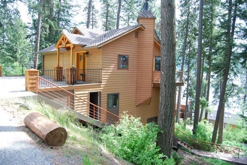 Panoramic Coeur D'Alene Lake View - 5 Minutes to Town