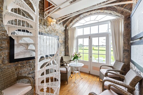 Lisheen Castle, Beautifully Restored, Perfect Central Location for Day Tripping 