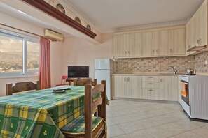 Studio | Essbereich im Zimmer