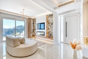 Smart TV, video-game console