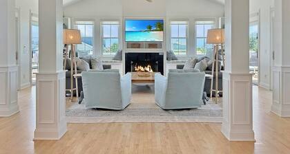 Prime location! Downtown IOP. Private pool. Elevator. 1 block to town/beach.
