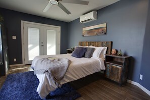 1 bedroom, iron/ironing board, free WiFi, bed sheets - Private Guesthouse in Central Phx--Beaker Bunker (Phoenix)
