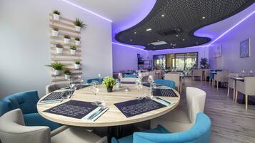 Se sirven desayunos, comidas, cenas y cocina francesa