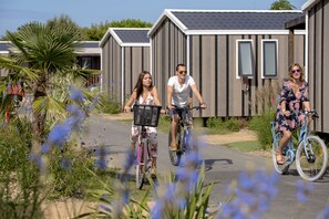 Bicycling - Camping de l'Océan (Brem Sur Mer)