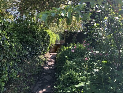 Romantic quirky cottage in Hay On Wye