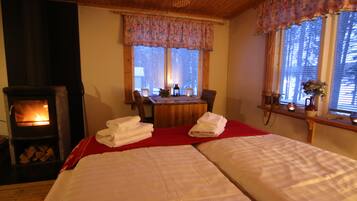 Suite, River View (Lehti Small) | Individually decorated, individually furnished, bed sheets