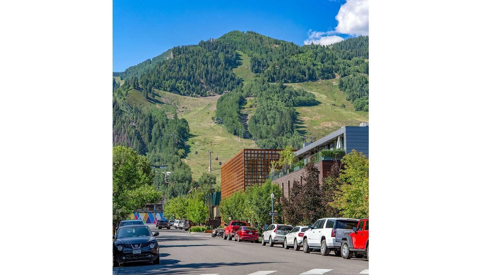Studio Condo in the Heart of Aspen. Sleeps up to 4 guests.