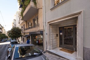 Property entrance - Capricorn - Luxurious Apartment in Kolonaki (Athens)