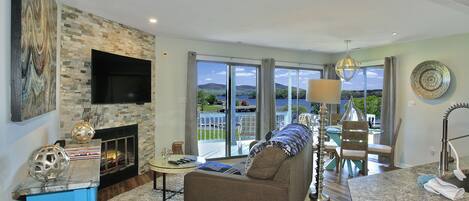 Älytelevisio, takka, Netflix, kirjoja