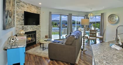 Bernard's Landing Bliss! - Breathtaking Views & Modern Updates