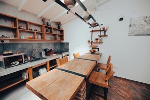 بار (في المنشاة)