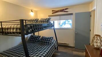 2 Schlafzimmer, Bügeleisen/Bügelbrett, Reisekinderbett, kostenloses WLAN