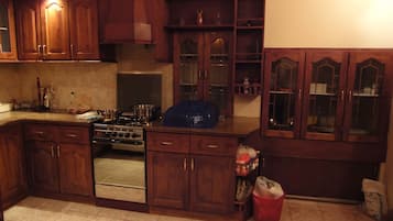 Family House, Multiple Beds, Garden View | Private kitchen | Fridge, microwave, stovetop, electric kettle