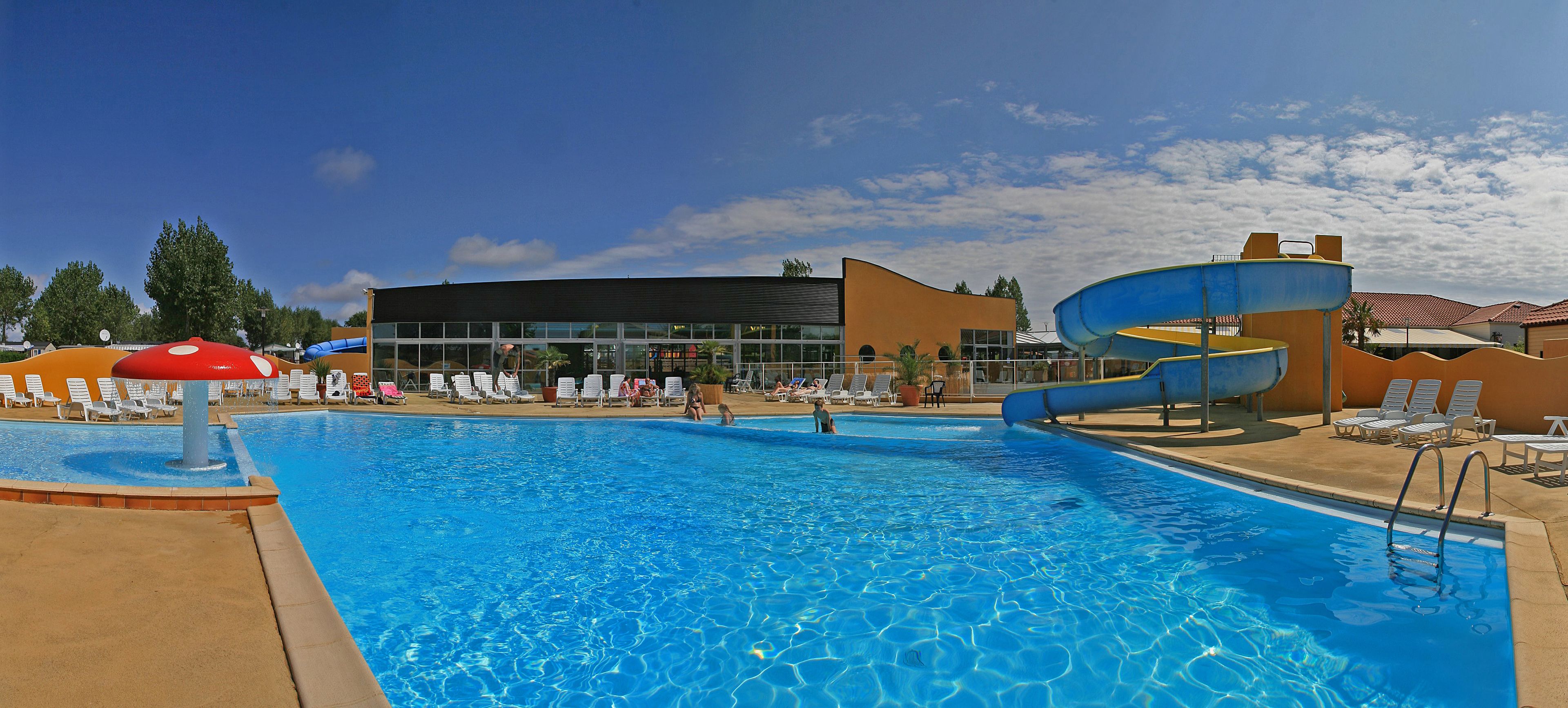 Indoor pool, outdoor pool, sun loungers, lifeguards on site