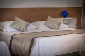 5 Schlafzimmer, Bügeleisen/Bügelbrett, kostenloses WLAN, Bettwäsche