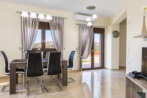Dining - Renta Villa Eleni, with Pool, BBQ & Playground, Close to the beach (Rethimno)