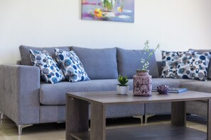 Smart TV, fireplace, video games, DVD player - Renta Villa Eleni, with Pool, BBQ & Playground, Close to the beach (Rethimno)