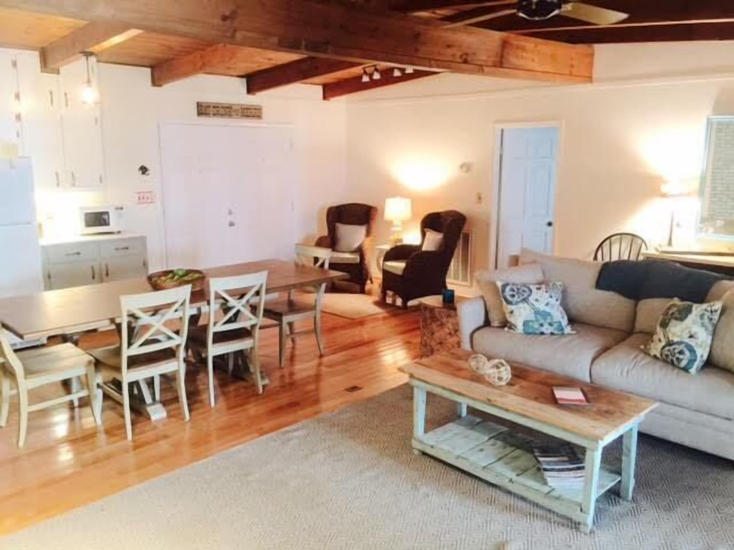 Have Mo’Fun on Logan Martin Lake- Recharge/Swim/Fish & play—2bd/2ba Cottage